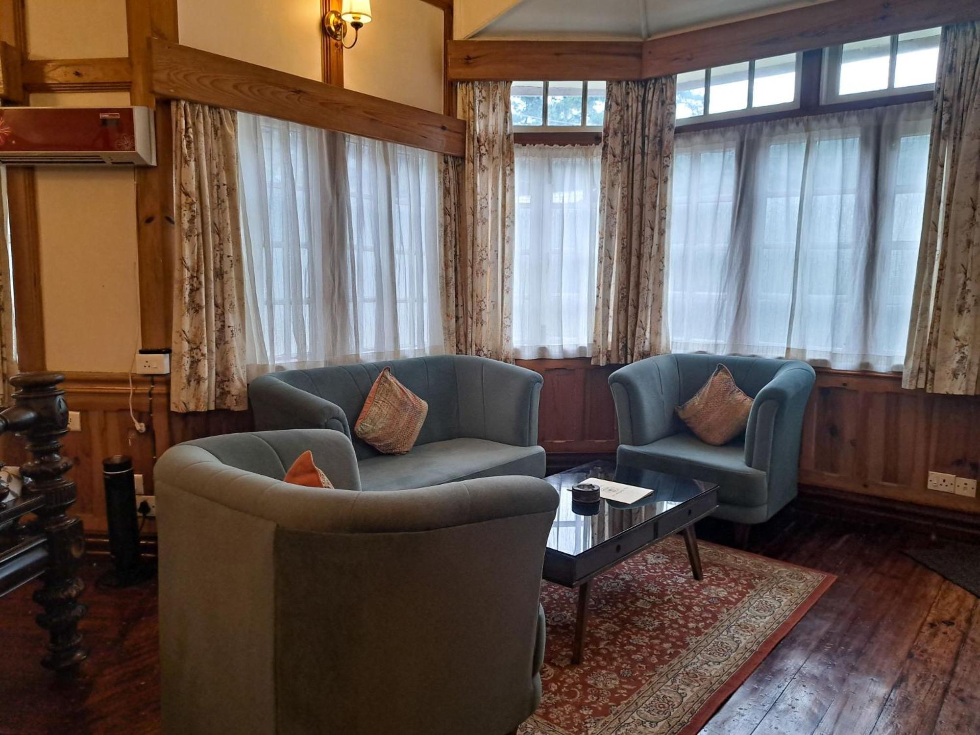 The Heritage Club - Tripura Castle Hotel And Spa Shillong Exteriör bild