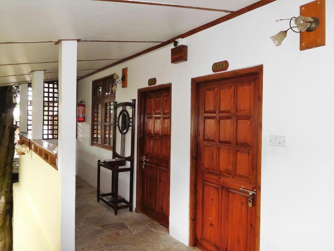 The Heritage Club - Tripura Castle Hotel And Spa Shillong Exteriör bild